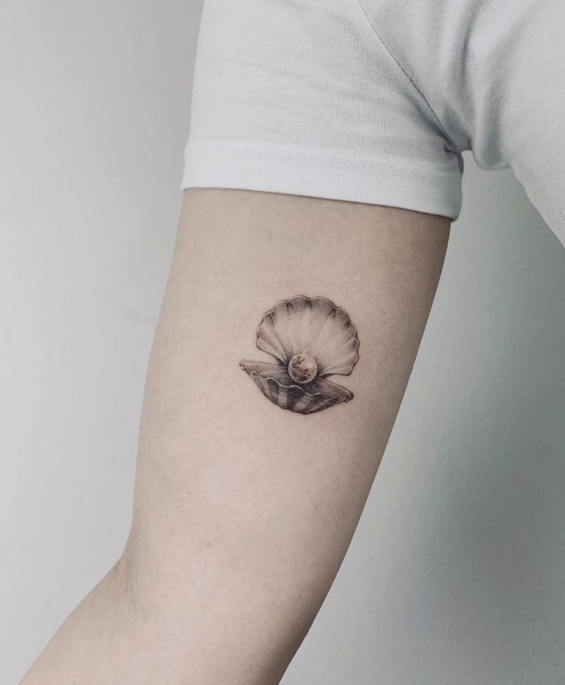 30 Elegant Clam Tattoos for Your Inspiration