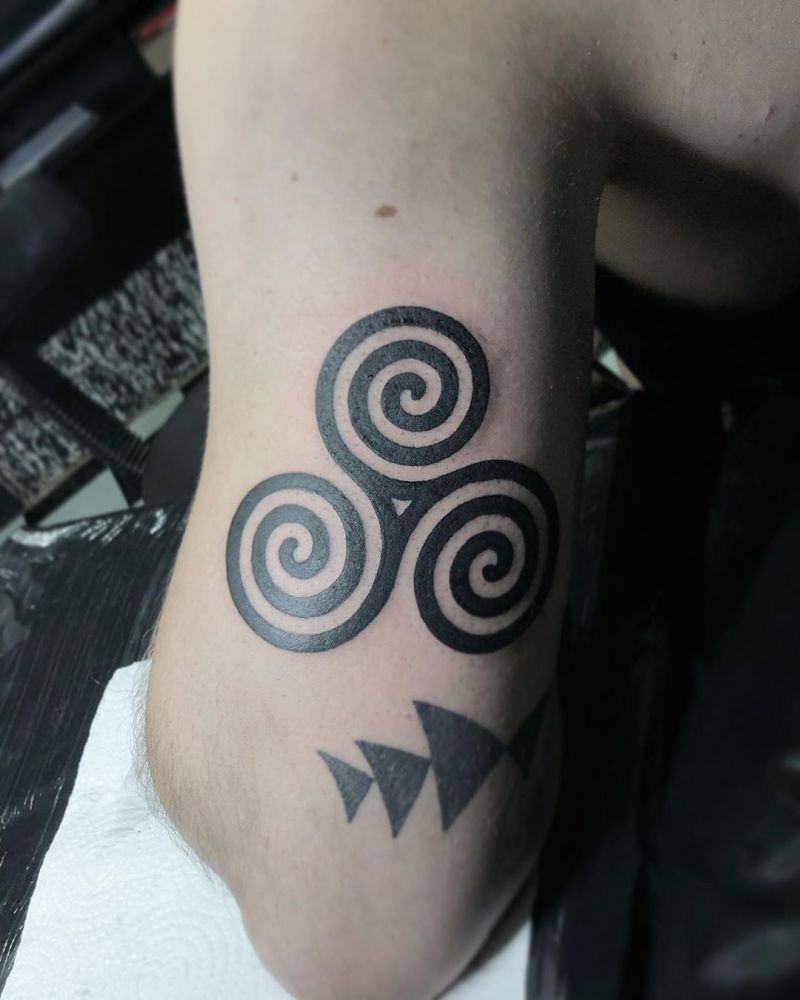 30 Pretty Triskelion Tattoos You Will Love