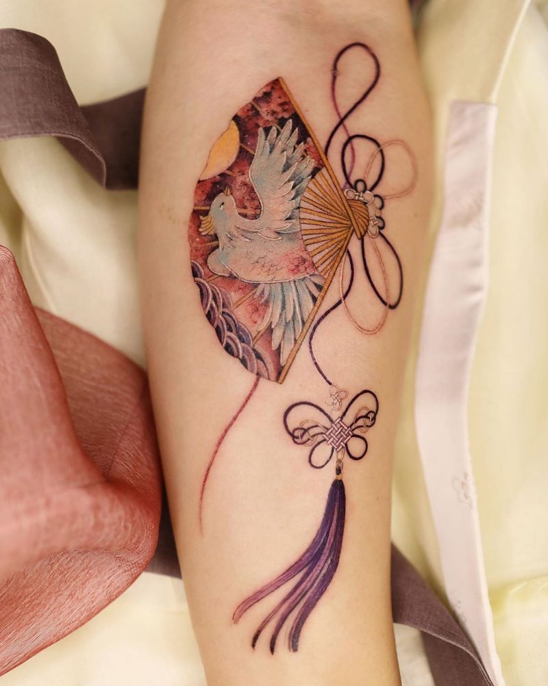 30 Pretty Fan Tattoos for Your Inspiration