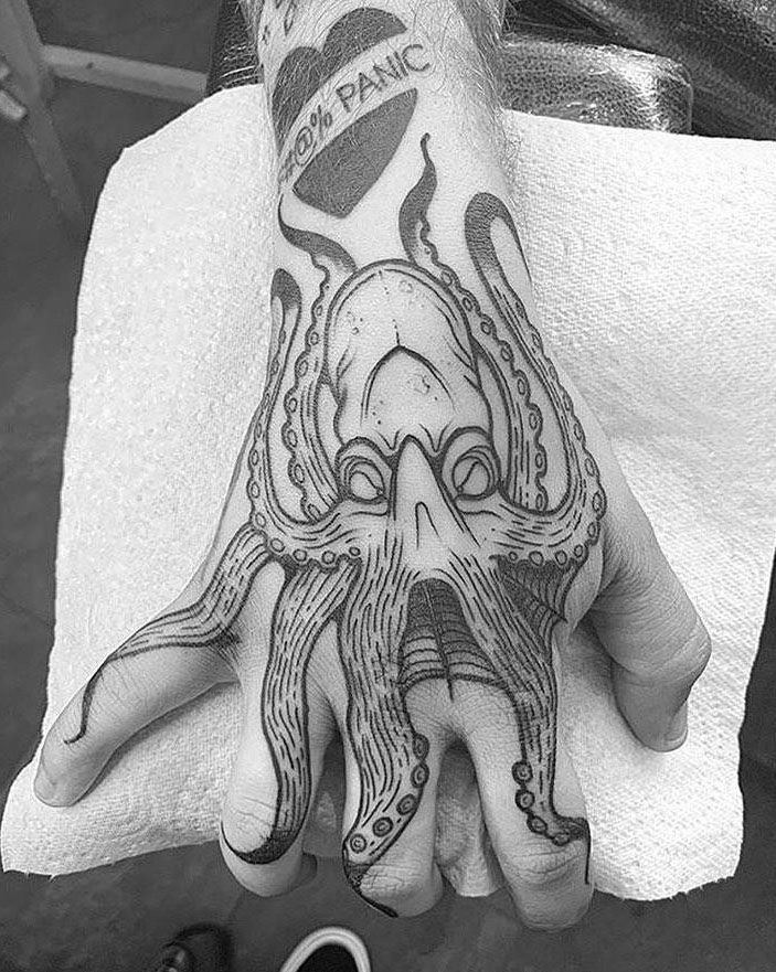 30 Creative Kraken Tattoos to Inspire You