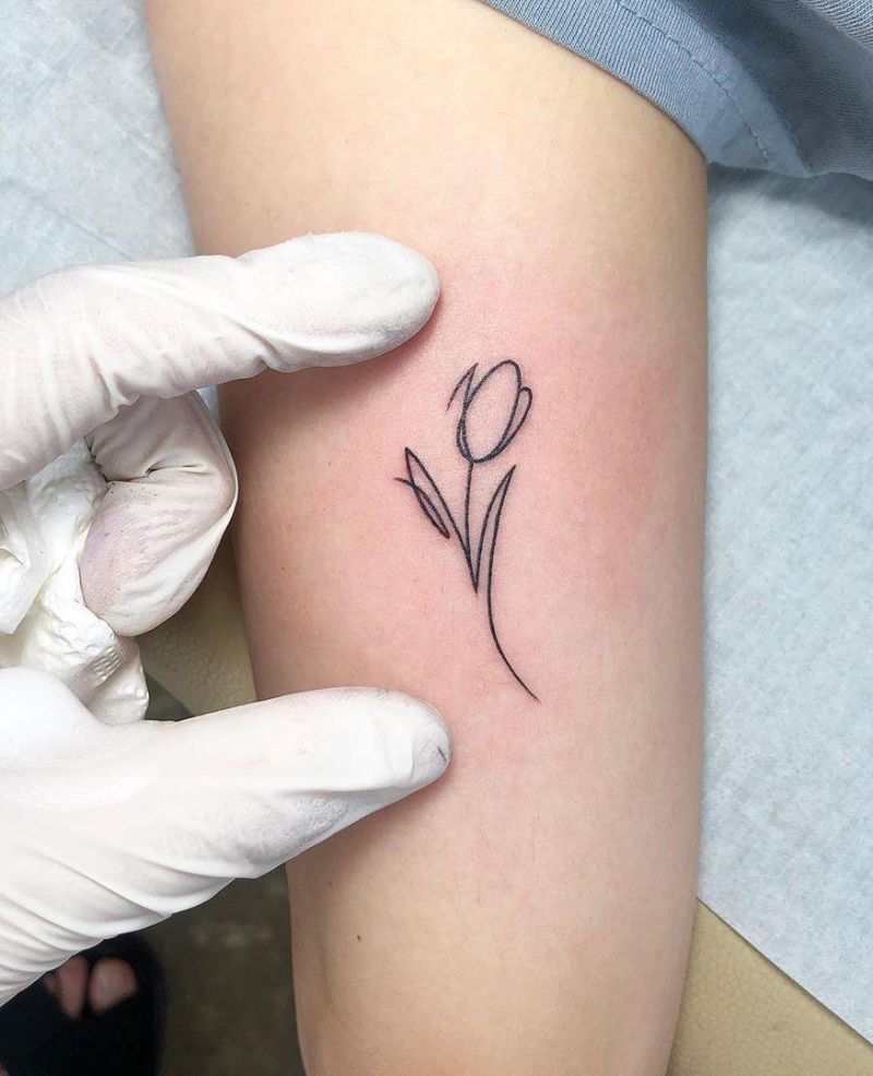 30 Elegant Tulip Tattoos for Women You Will Love