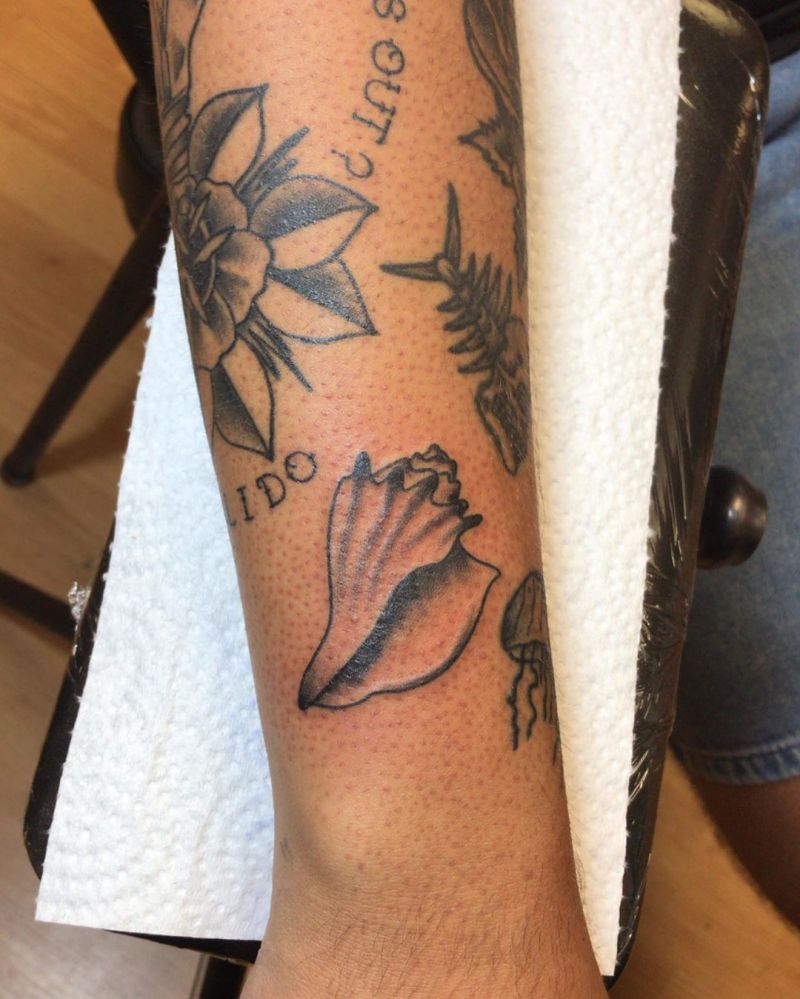 30 Pretty Conch Tattoos You Will Love