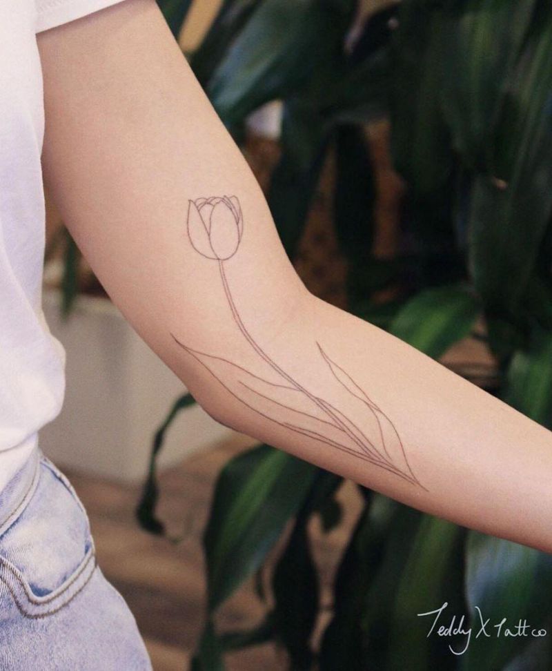 30 Elegant Tulip Tattoos for Women You Will Love