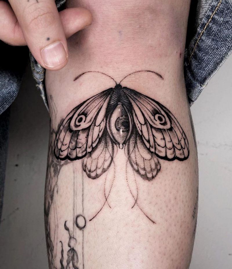 30 Pretty Moth Tattoos You Will Love to Try