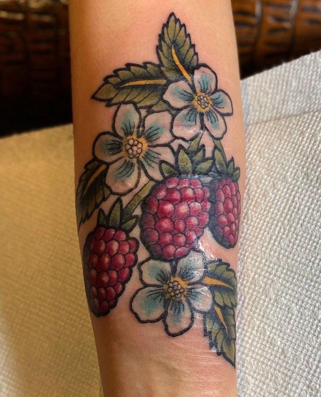 30 Elegant Raspberry Tattoos You Can't Help Trying