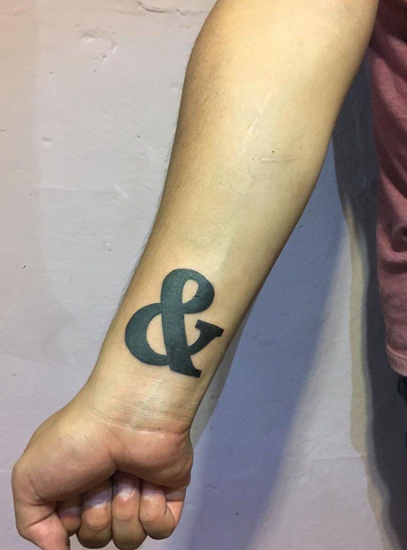 30 Pretty Ampersand Tattoos to Inspire You