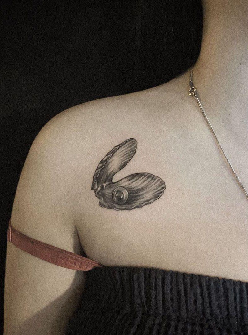 30 Elegant Clam Tattoos for Your Inspiration