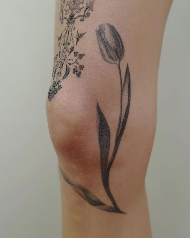 30 Elegant Tulip Tattoos for Women You Will Love