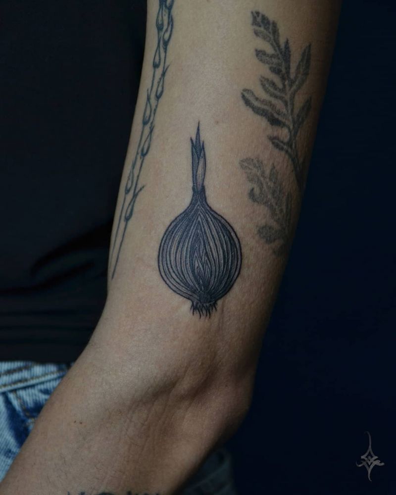 30 Pretty Onion Tattoos for Your Inspiration