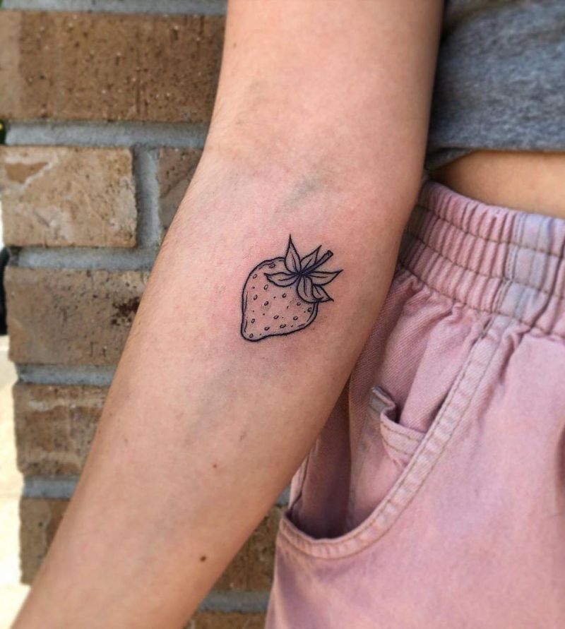 30 Pretty Strawberry Tattoos You Will Love