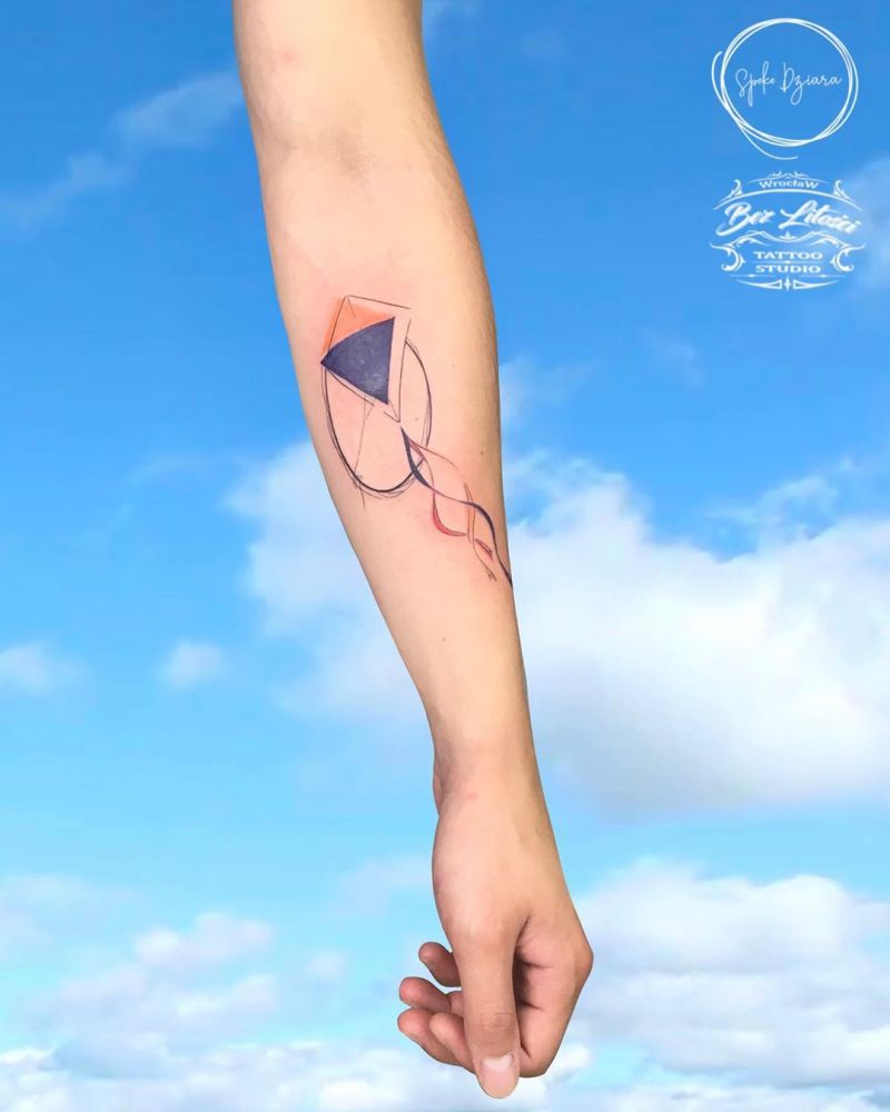 30 Creative Kite Tattoos Give You Inspiration