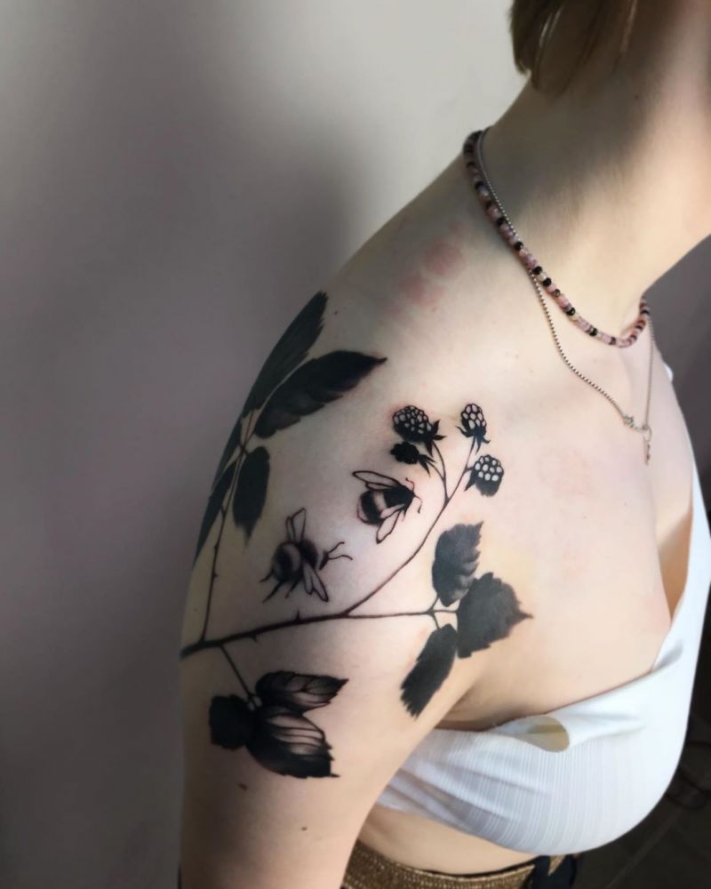 30 Elegant Raspberry Tattoos You Can't Help Trying