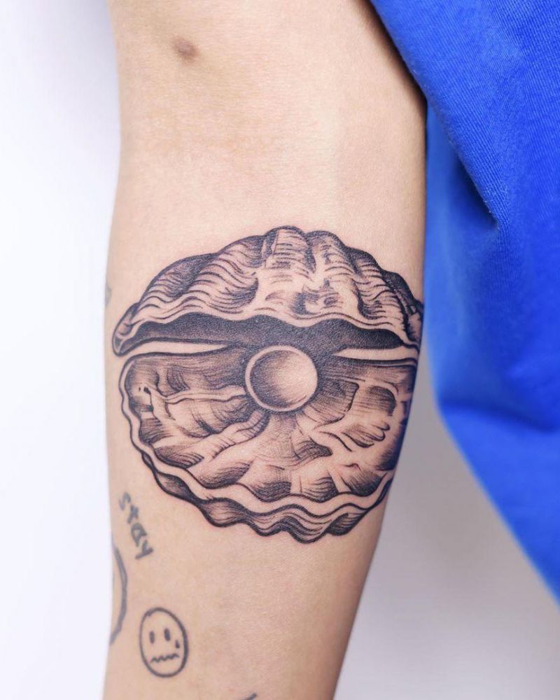 30 Elegant Clam Tattoos for Your Inspiration