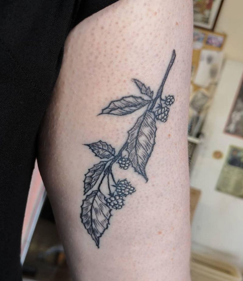 30 Elegant Raspberry Tattoos You Can't Help Trying