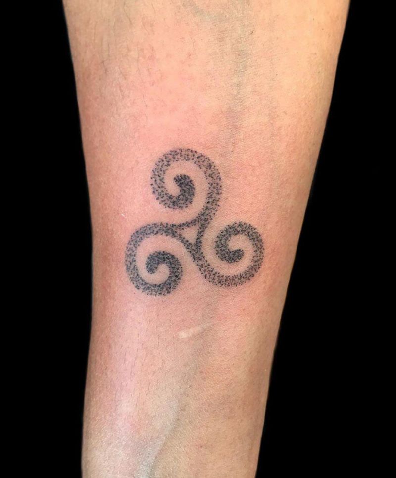 30 Pretty Triskelion Tattoos You Will Love