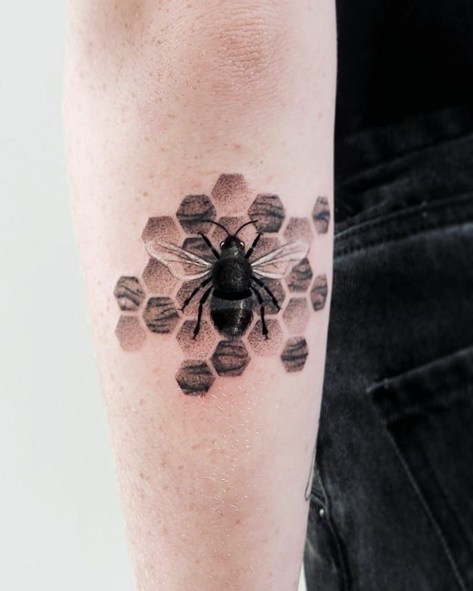 30 Pretty Bee Tattoos Make You Love Work