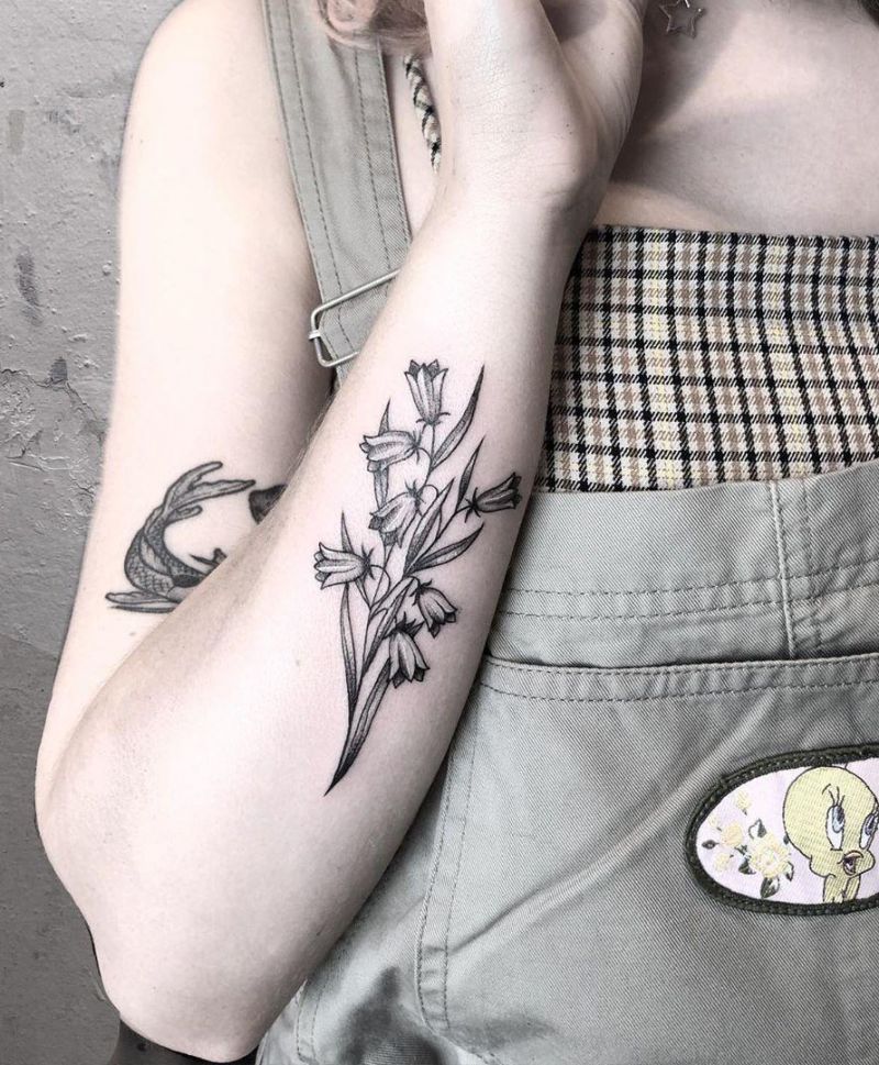 30 Elegant Bluebell Flower Tattoos You Can't Help Trying