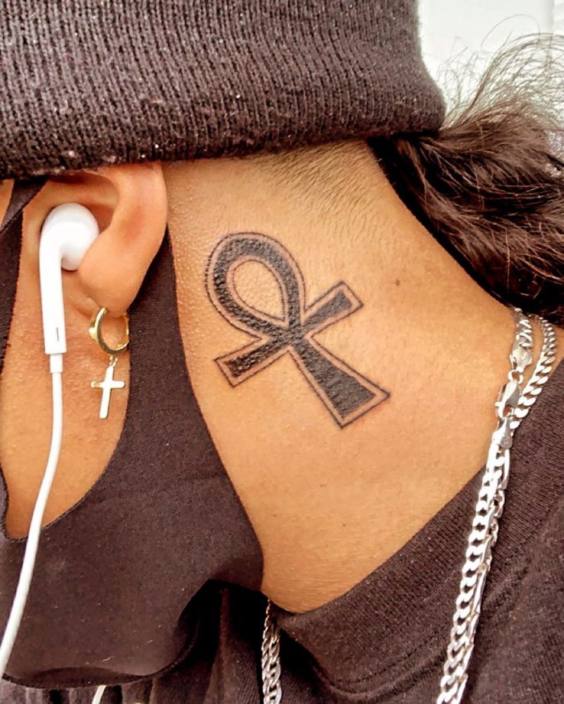 30 Pretty Ankh Tattoos to Inspire You