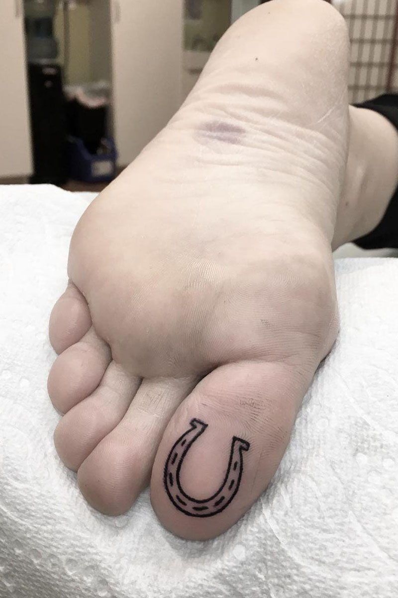 30 Perfect Horseshoe Tattoos Make You Attractive