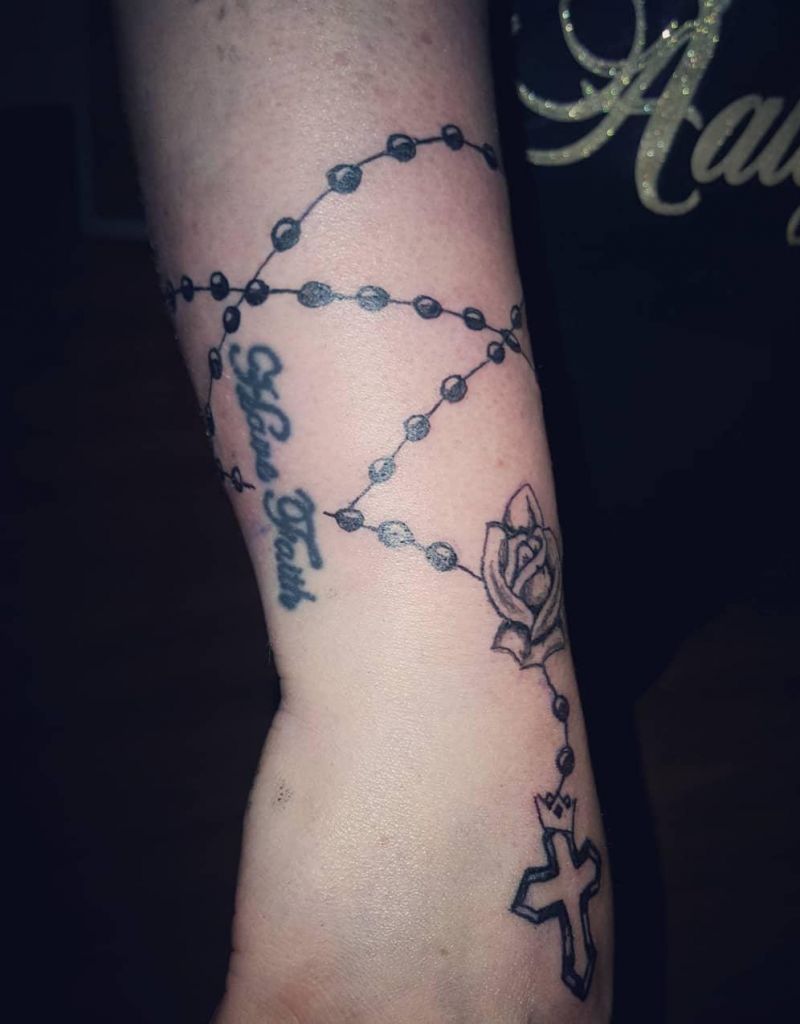 30 Pretty Rosary Tattoos to Inspire You