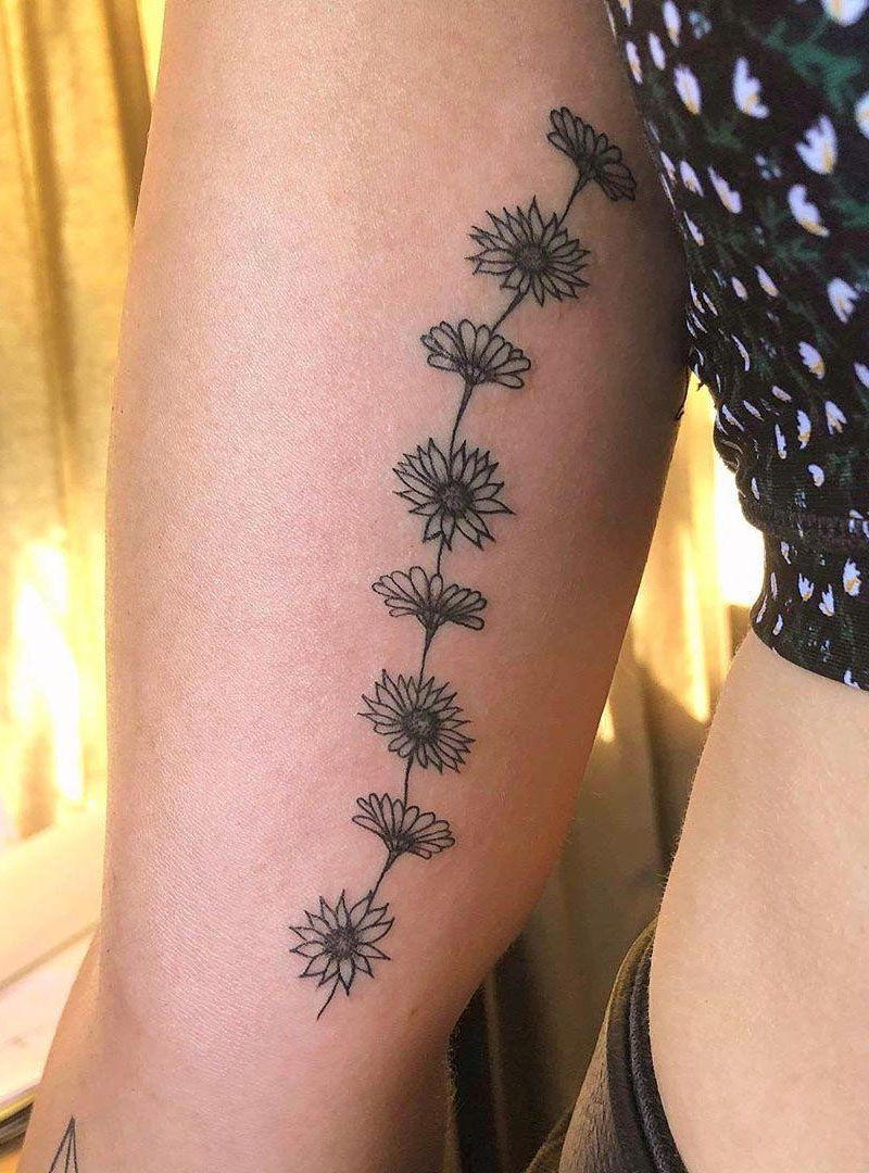 30 Pretty Daisy Chain Tattoos Make You The Focus of The Crowd