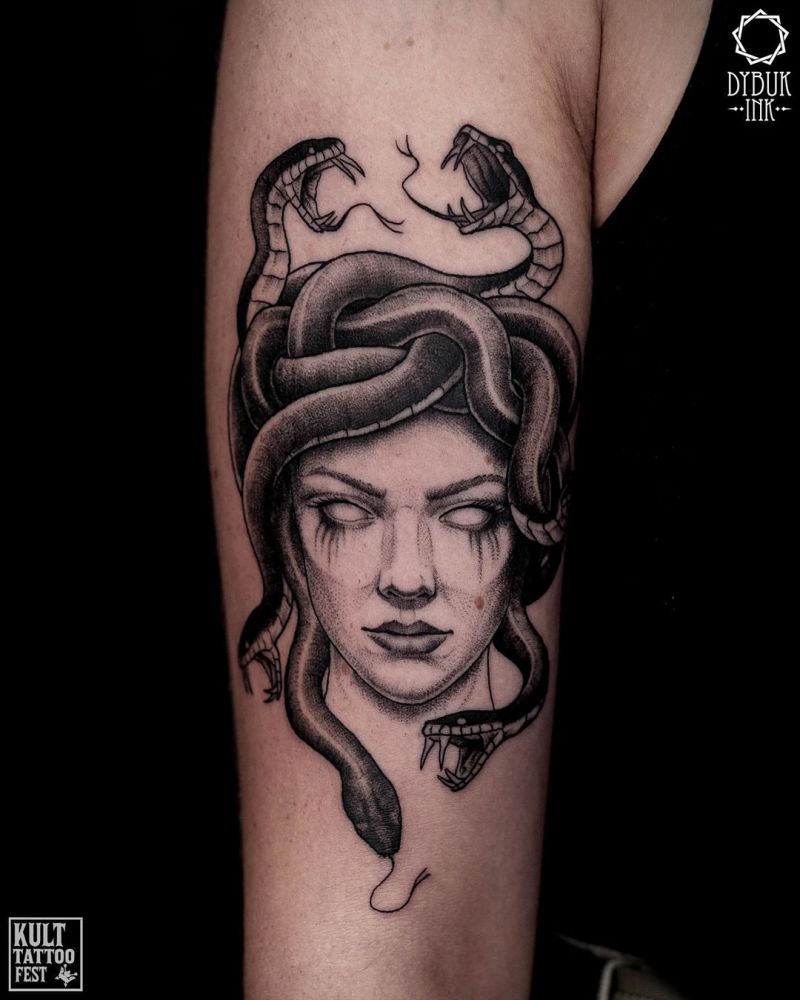 30 Pretty Gorgon Tattoos You Will Love