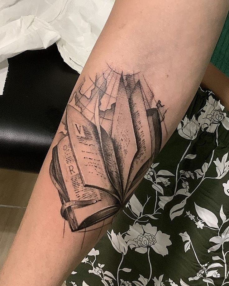 30 Pretty Book Tattoos Inspire You to Read