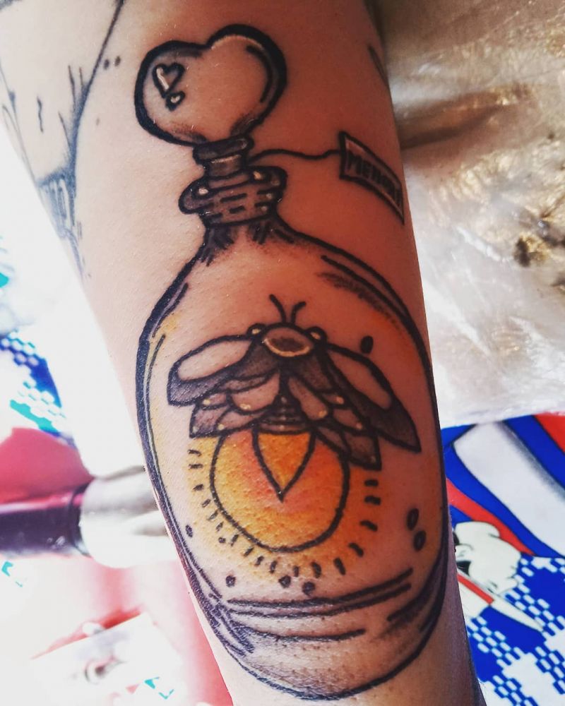 30 Pretty Firefly Tattoos to Inspire You