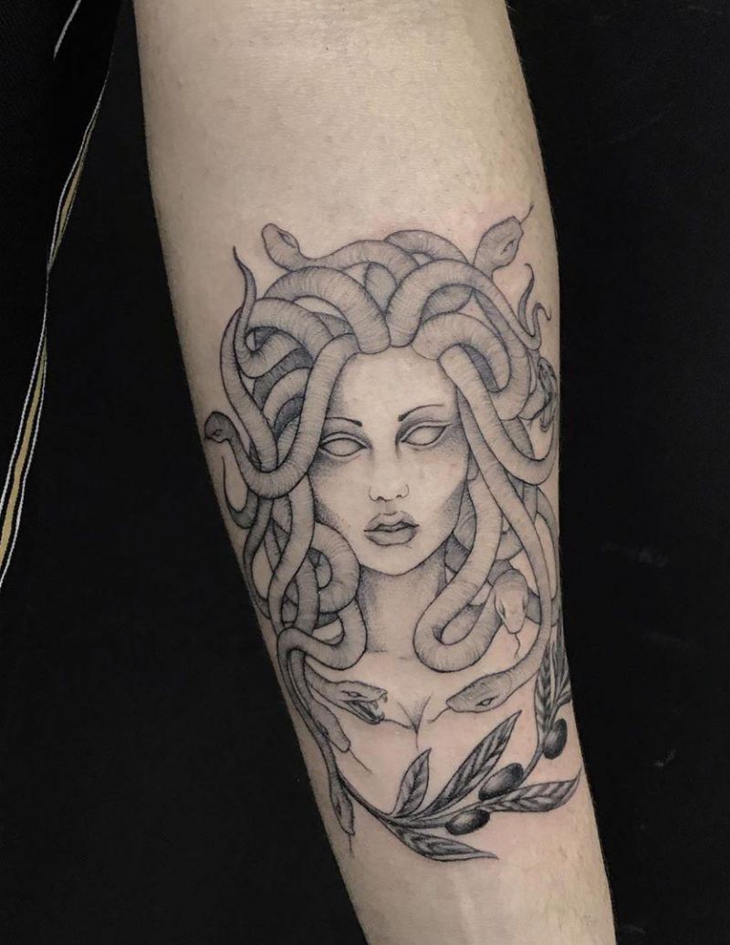 30 Pretty Gorgon Tattoos You Will Love