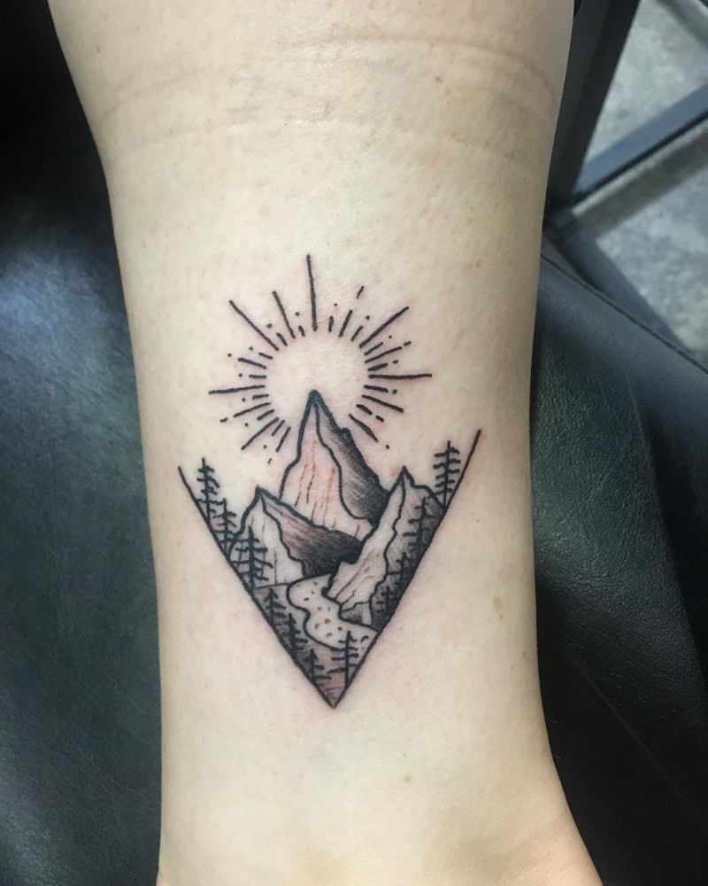 30 Pretty Mountain Tattoos You Will Love