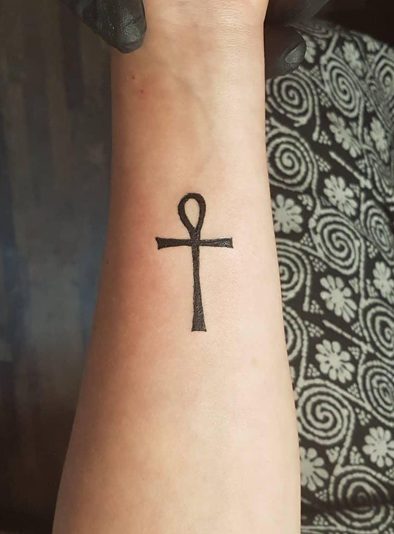 30 Pretty Ankh Tattoos to Inspire You