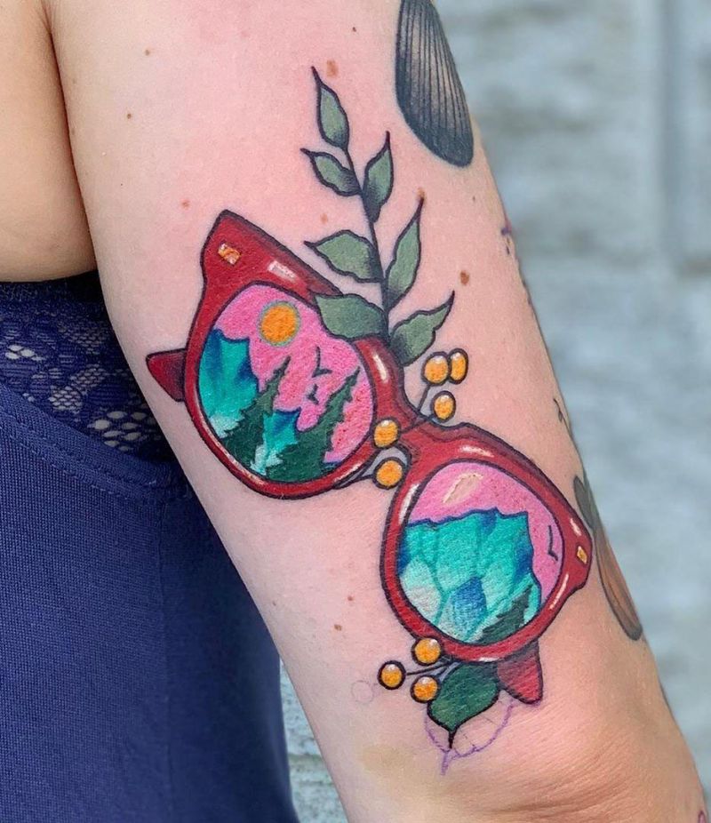 30 Pretty Sunglasses Tattoos You Will Love