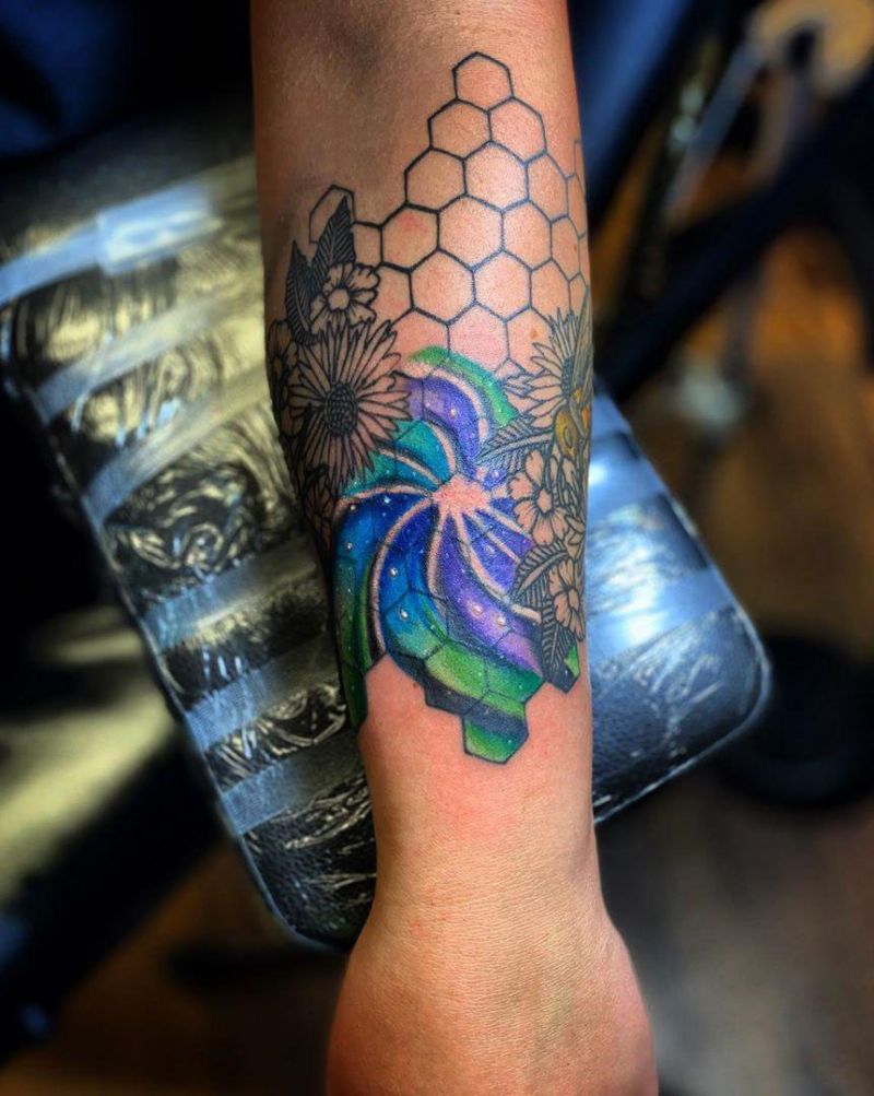 30 Pretty Honeycomb Tattoos You Will Love