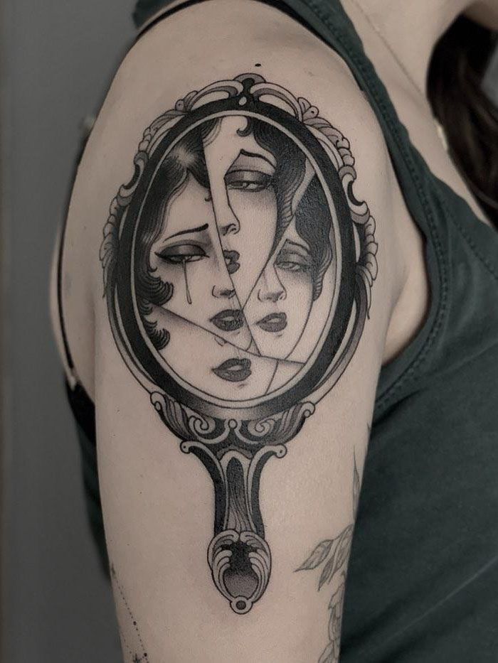 30 Pretty Mirror Tattoos for Inspiration