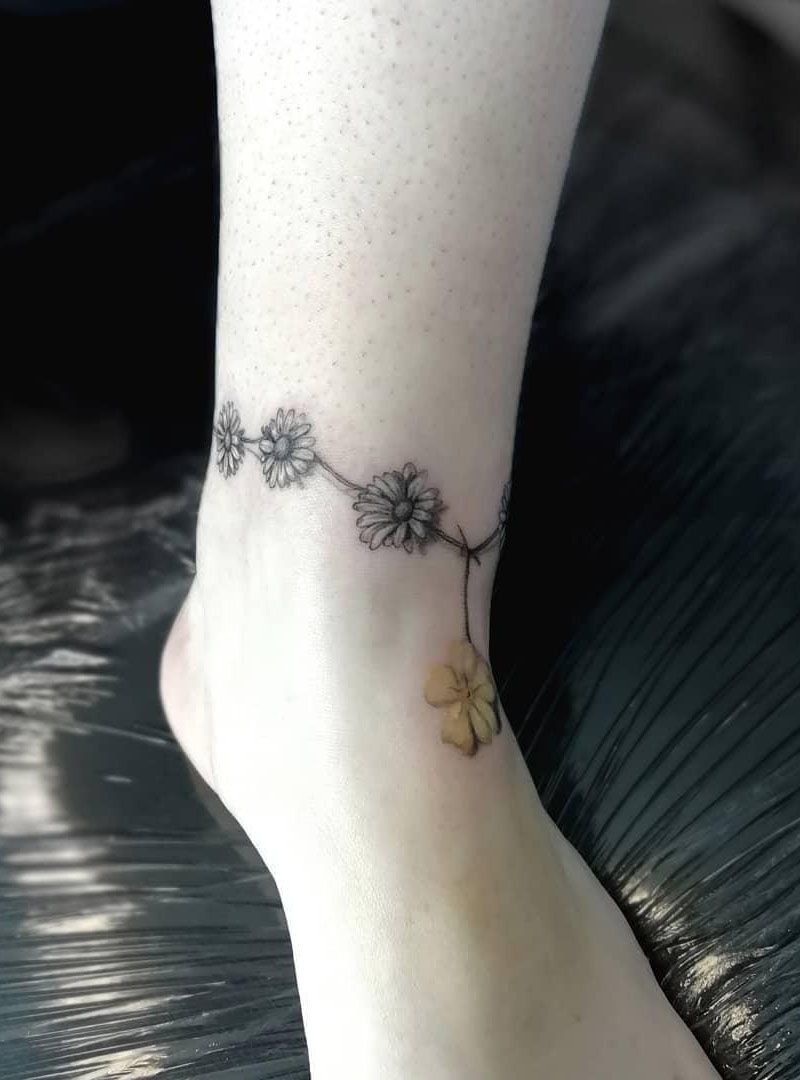 30 Pretty Daisy Chain Tattoos Make You The Focus of The Crowd