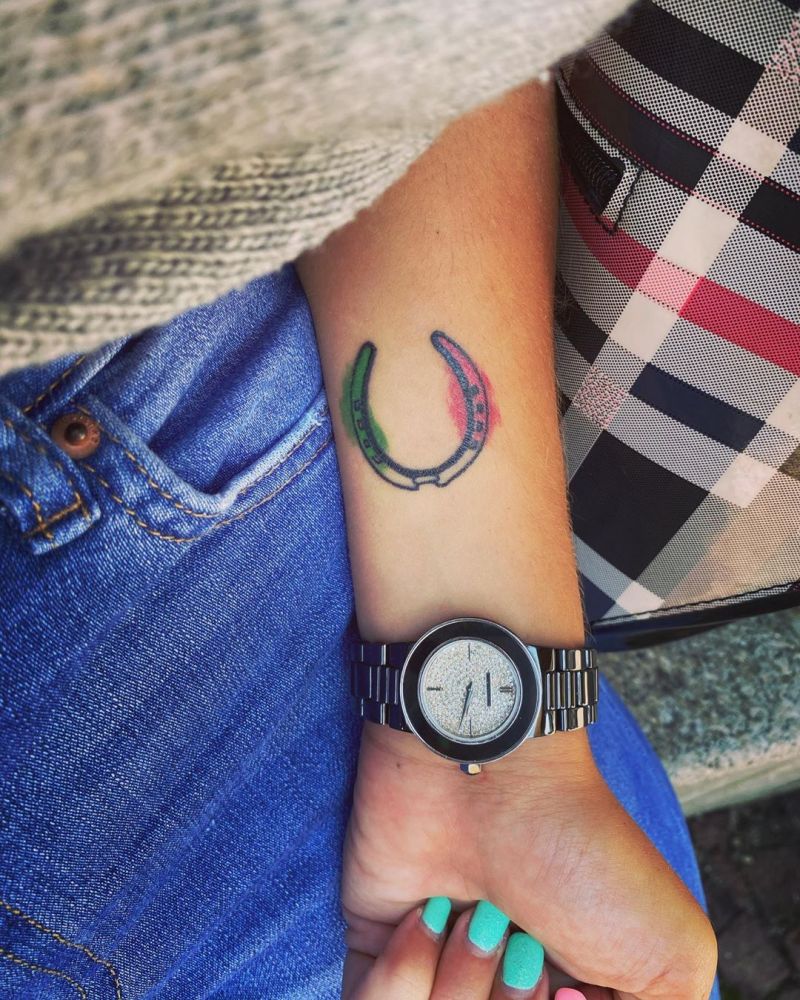 30 Perfect Horseshoe Tattoos Make You Attractive