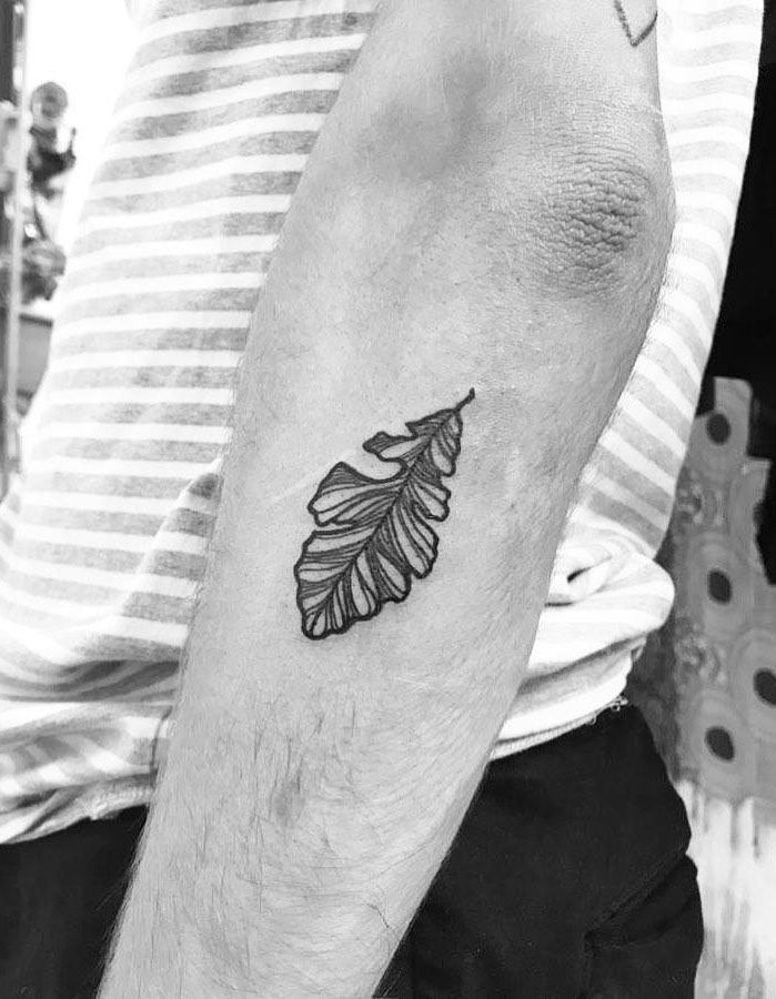 30 Pretty Oak Leaf Tattoos Make You Attractive