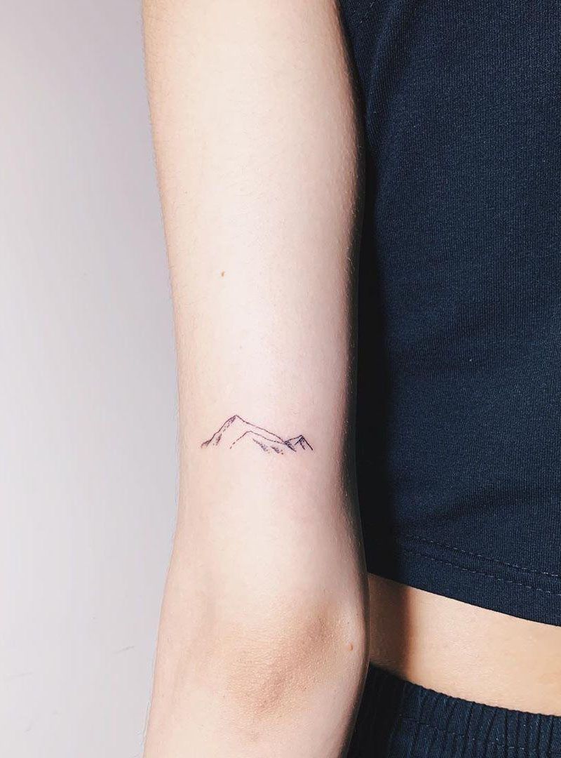 30 Pretty Mountain Tattoos You Will Love