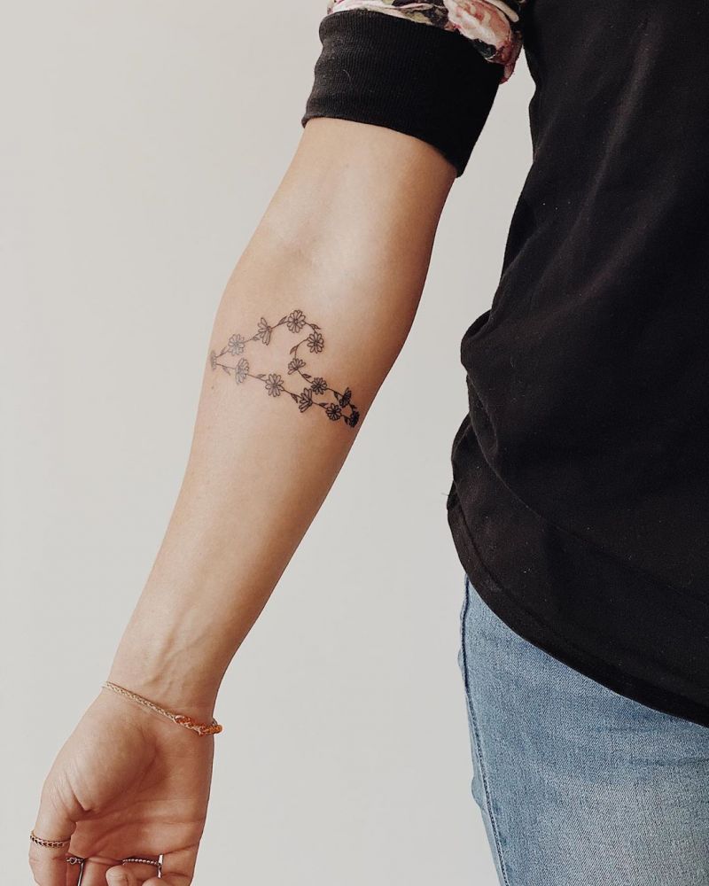 30 Pretty Daisy Chain Tattoos Make You The Focus of The Crowd