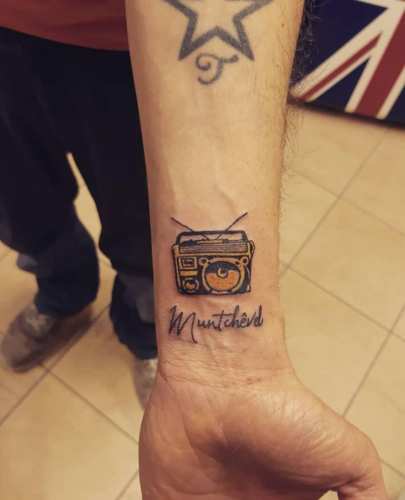 30 Pretty Radio Tattoos to Inspire You