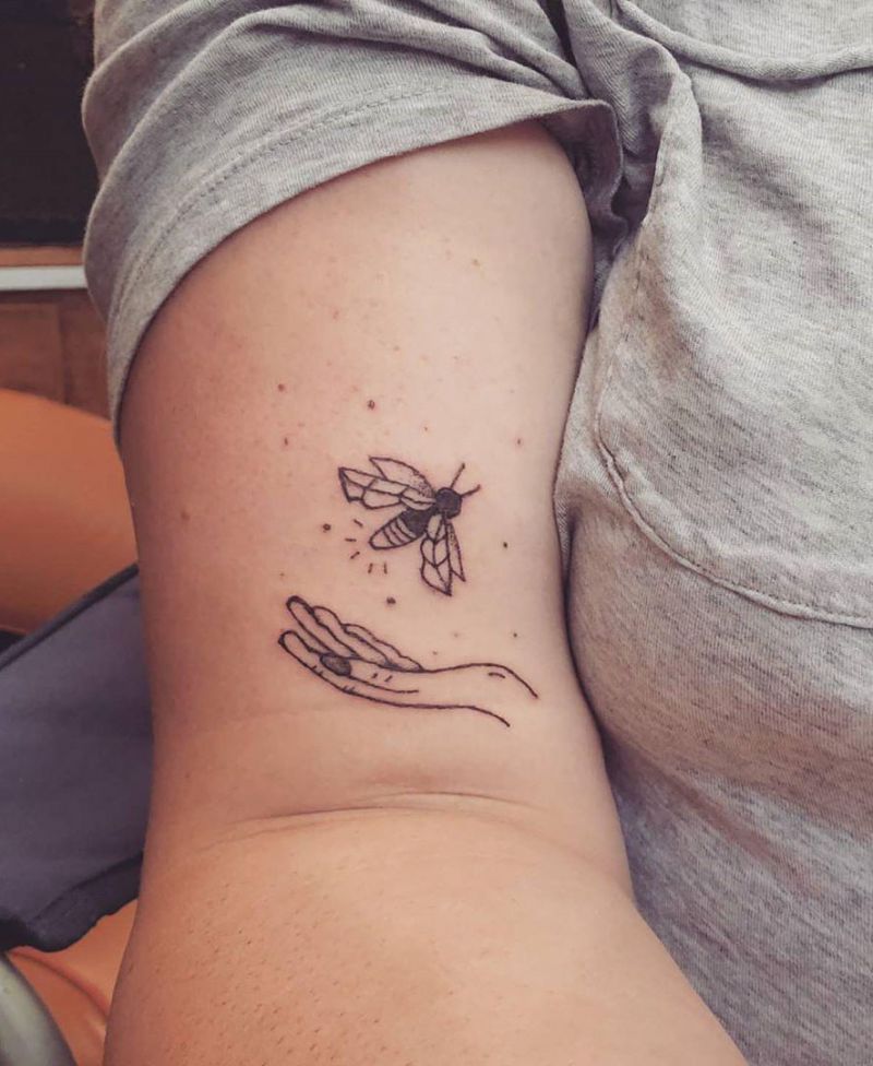 30 Pretty Firefly Tattoos to Inspire You