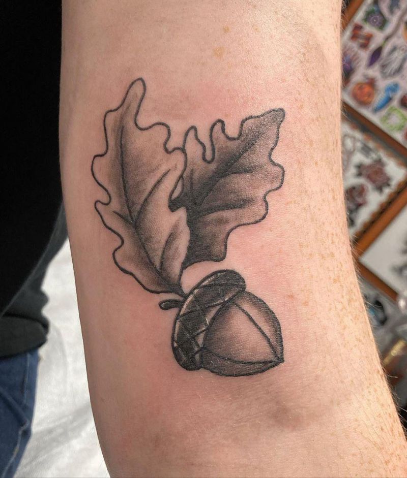 30 Pretty Acorn Tattoos Enhance Your Personality