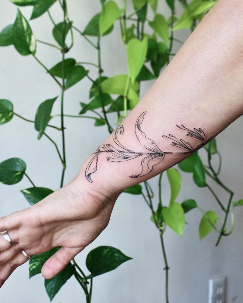 30 Pretty Honeysuckle Tattoos Make You Very Attractive