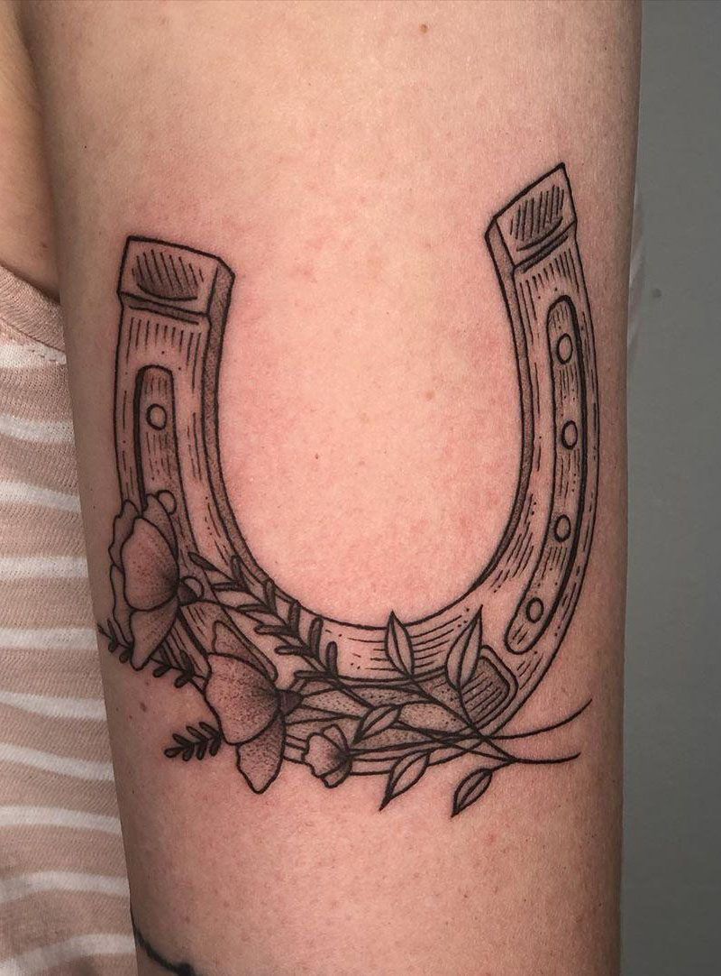 30 Perfect Horseshoe Tattoos Make You Attractive