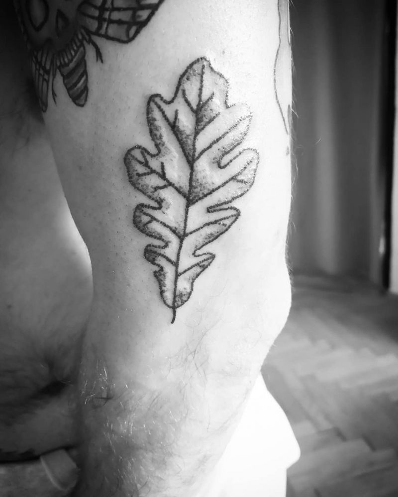 30 Pretty Oak Leaf Tattoos Make You Attractive