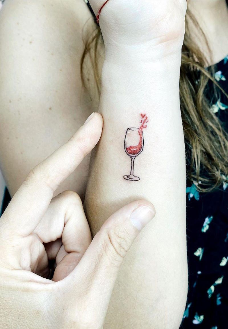 30 Pretty Wine Glass Tattoos Make You Very Attractive