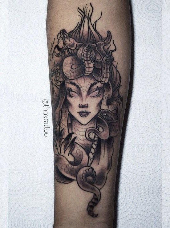 30 Pretty Gorgon Tattoos You Will Love