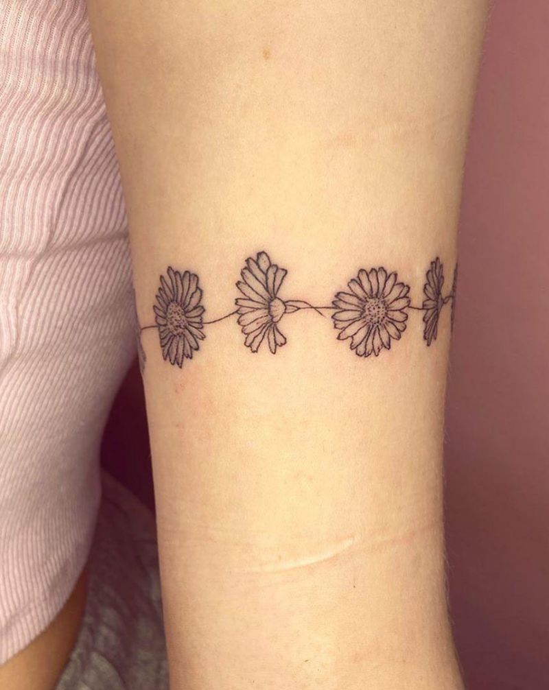 30 Pretty Daisy Chain Tattoos Make You The Focus of The Crowd