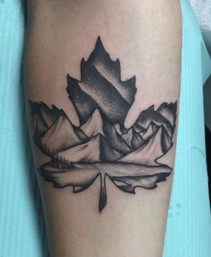 30 Elegant Maple Leaf Tattoos for Your Inspiration