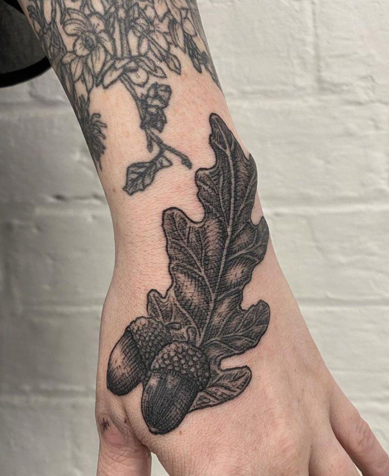 30 Pretty Acorn Tattoos Enhance Your Personality